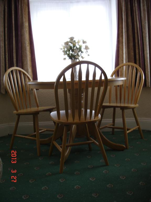Beachmount Holiday Apartments Rhos-on-Sea Room photo